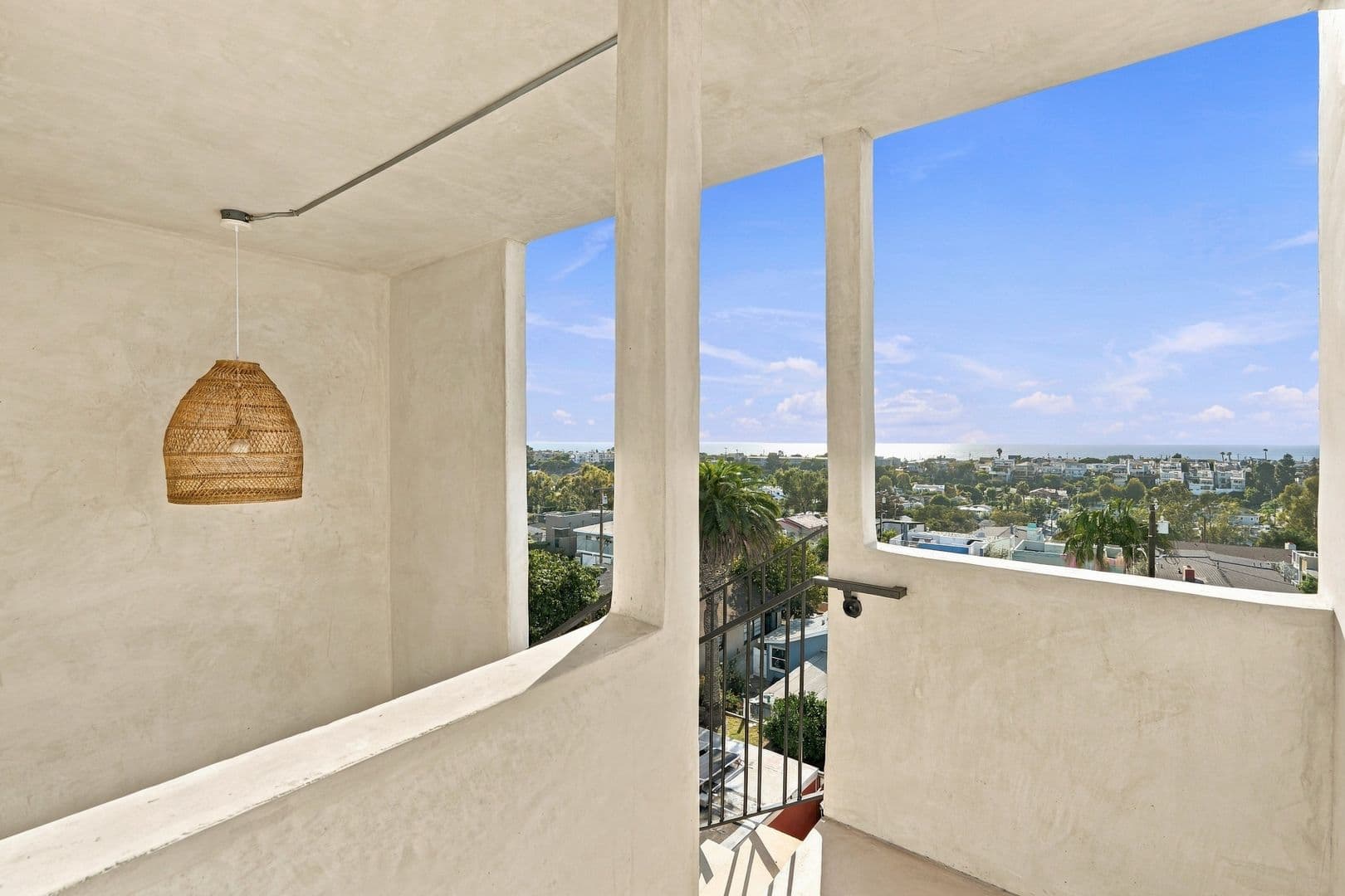 Hermosa Beach Apartment: 720-724 21st Street