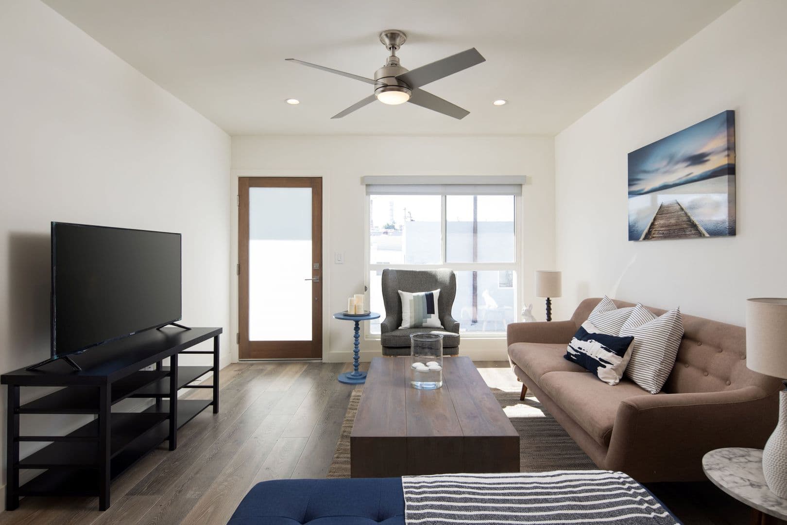 El Segundo Apartment: 207, 209 & 211 Sierra Street