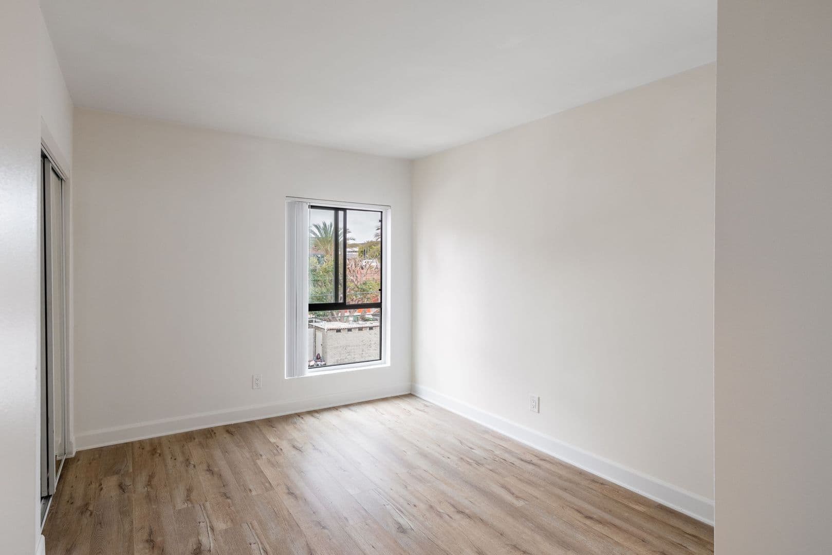 El Segundo Apartment: 431 Indiana Street