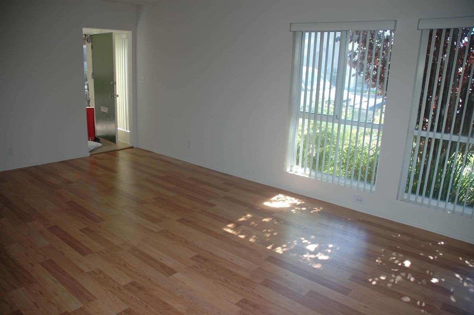 Torrance Apartment: 17450 Van Ness Ave