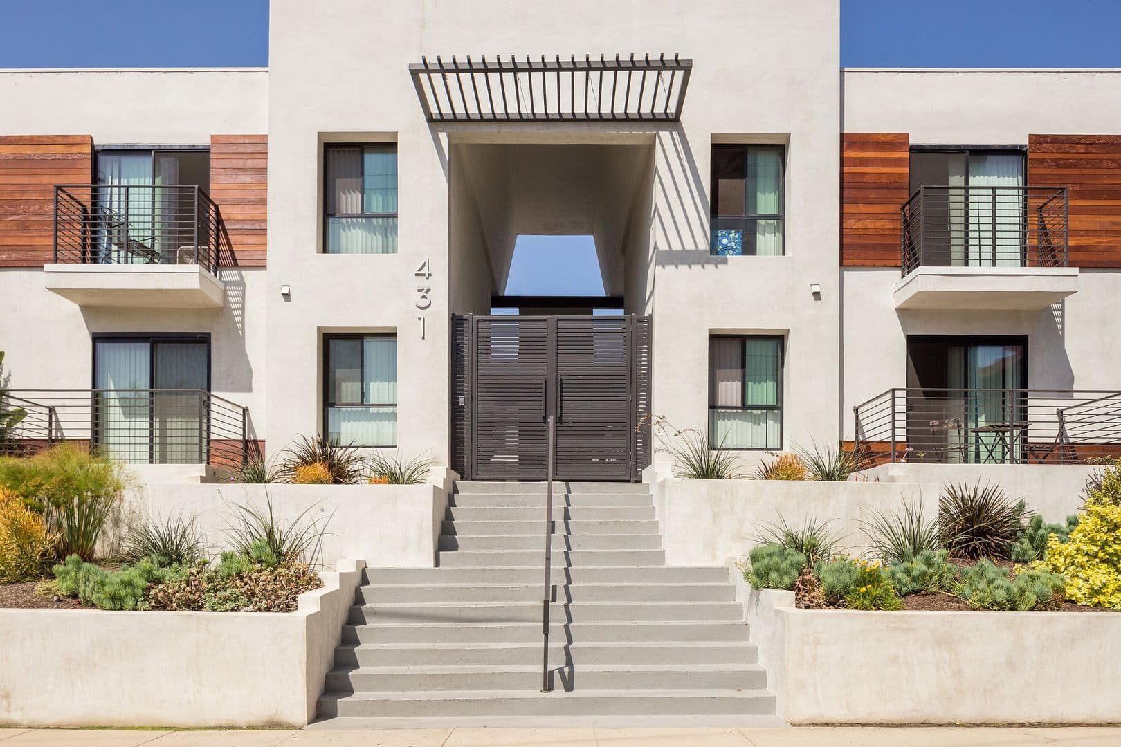 El Segundo Apartment: 431 Indiana Street