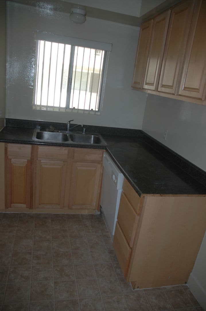 Torrance Apartment: 17450 Van Ness Ave