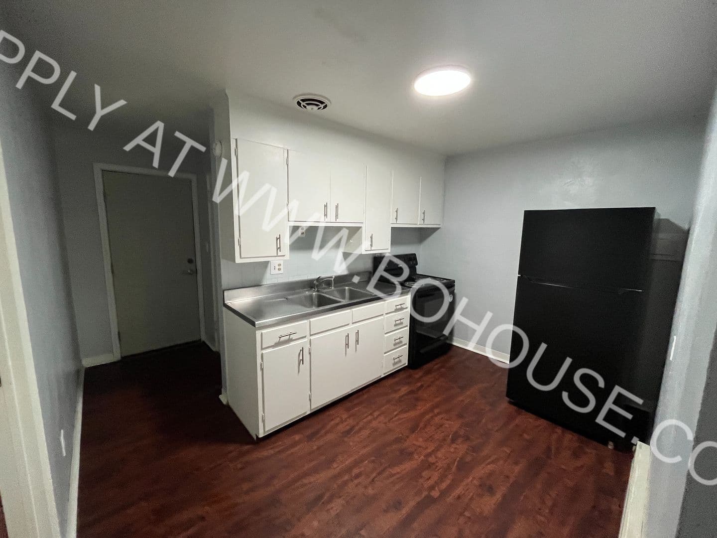Fort Wayne Apartment: 3002 McArthur