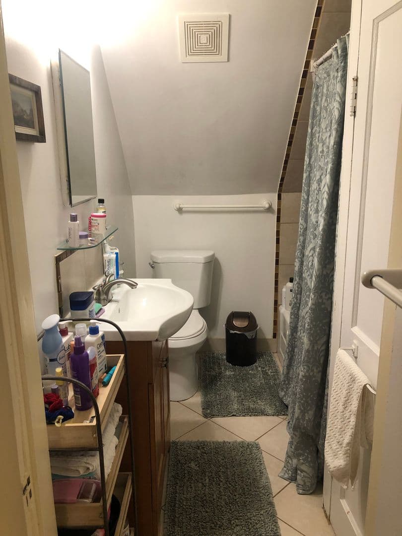 Baltimore Apartment: 720 Gladstone Avenue