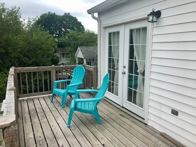 Baltimore Apartment: 704/706 Gladstone Avenue