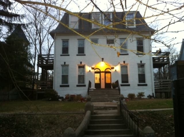 Baltimore Apartment: 704/706 Gladstone Avenue