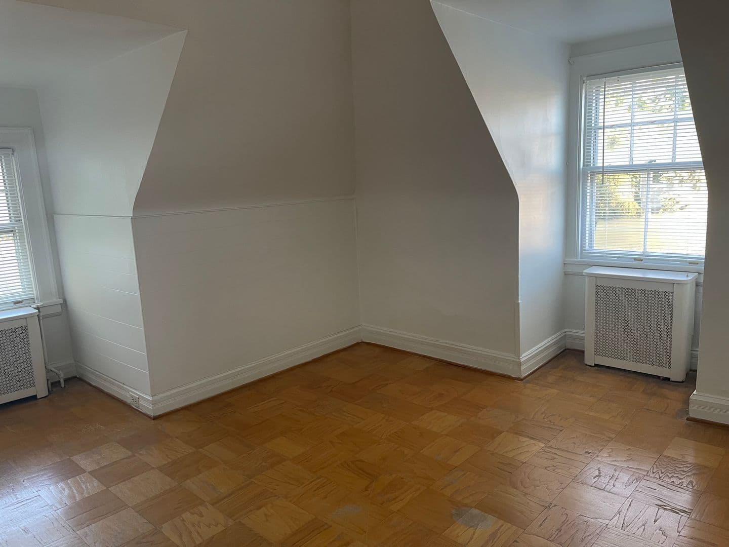 Baltimore Apartment: 720 Gladstone Avenue