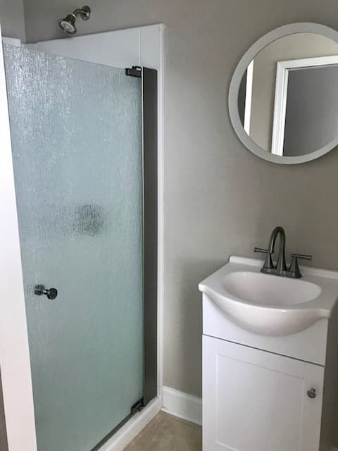 Baltimore Apartment: 704/706 Gladstone Avenue