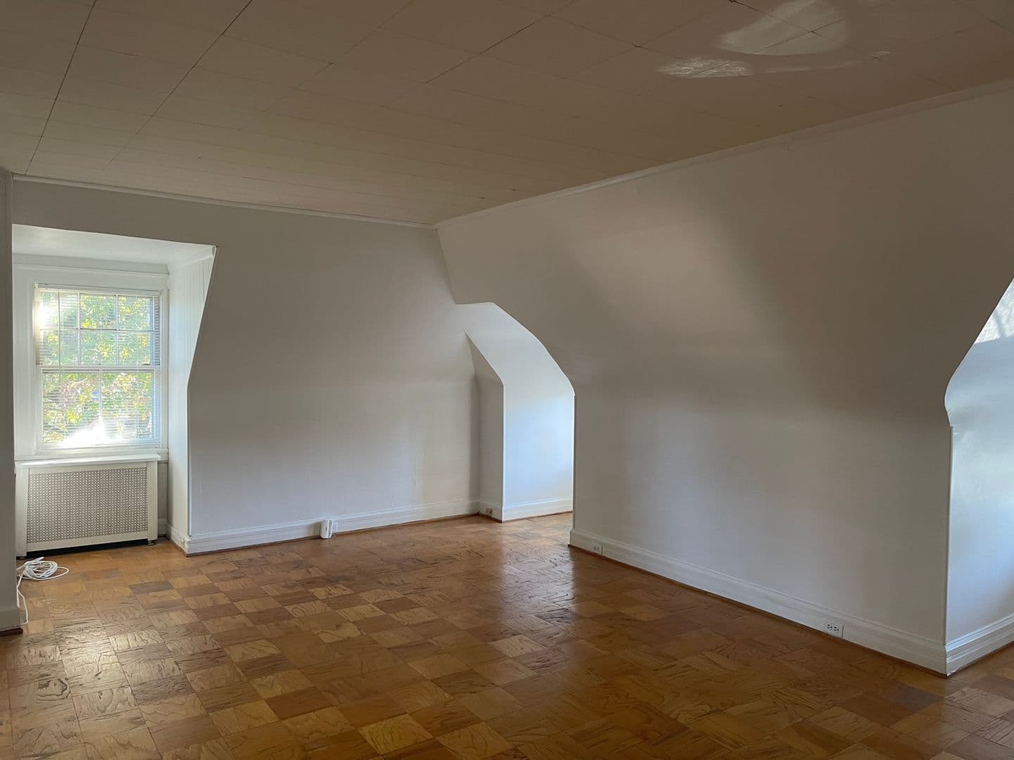 Baltimore Apartment: 720 Gladstone Avenue