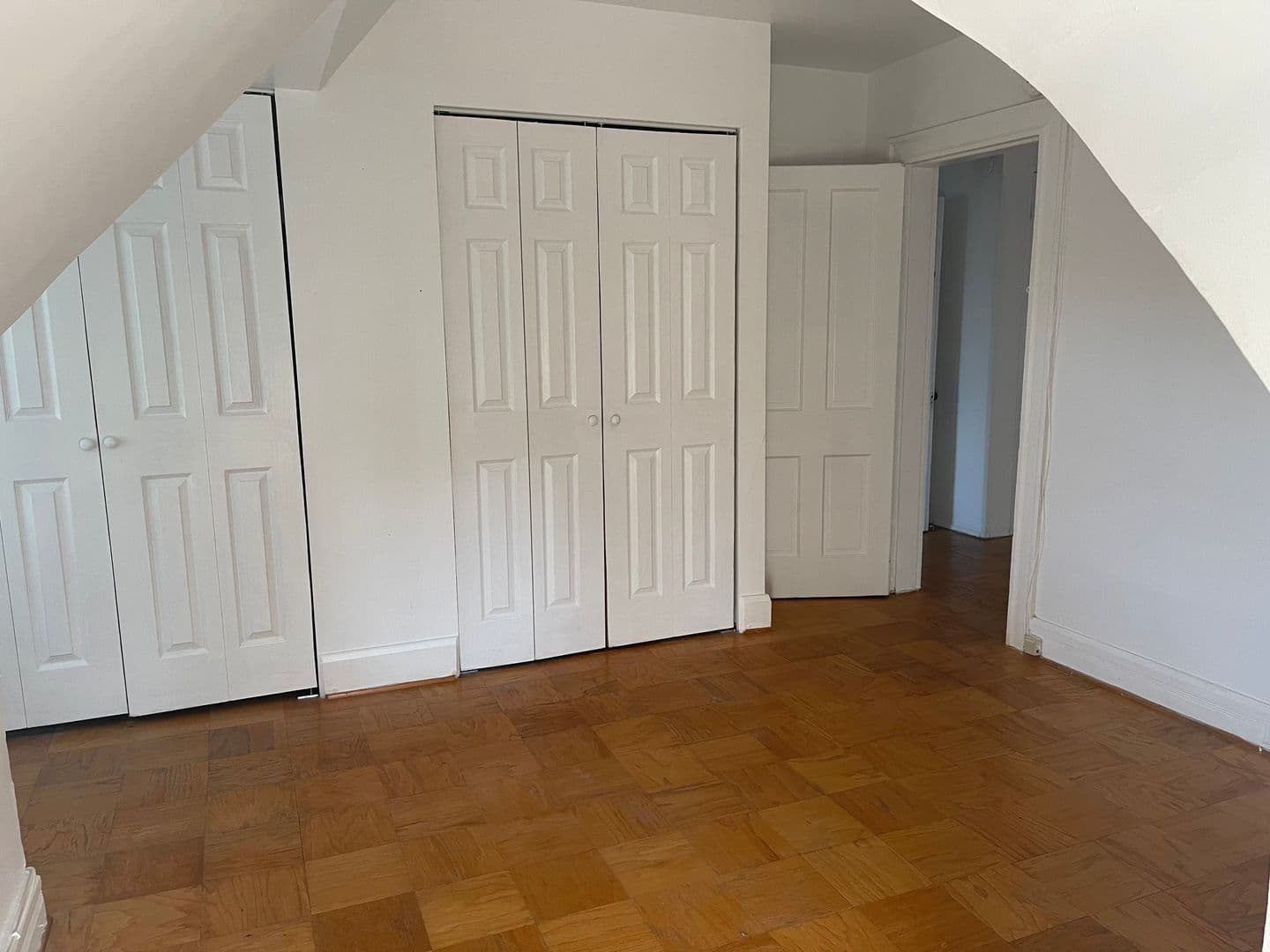 Baltimore Apartment: 720 Gladstone Avenue
