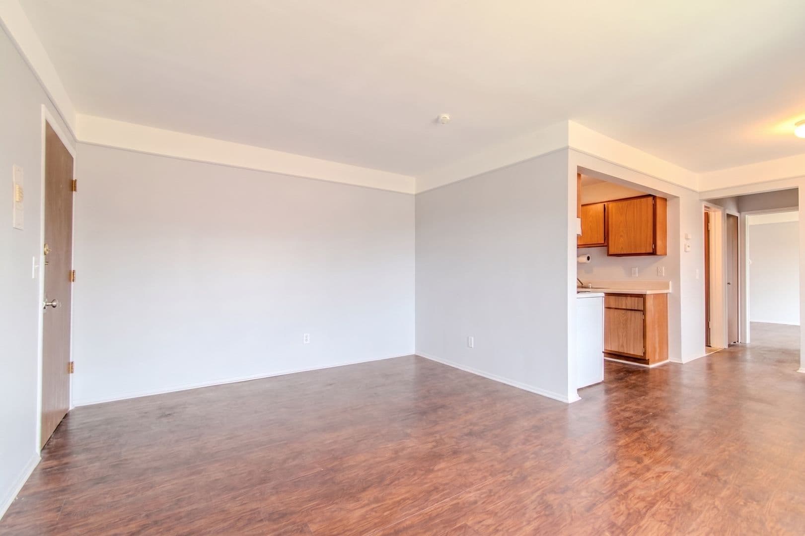 Eastpointe Apartment: 16470 E 9 Mile