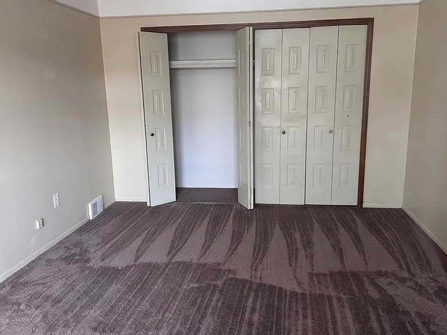 Eastpointe Apartment: 16481 E 10 Mile Rd