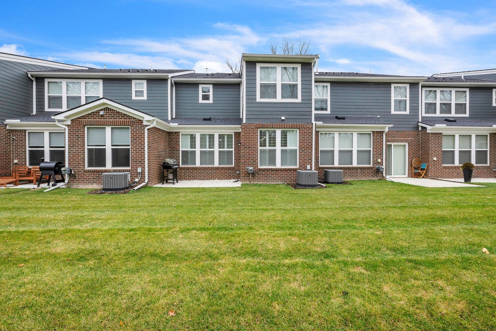 Plymouth Apartment: 40059 Premier Dr