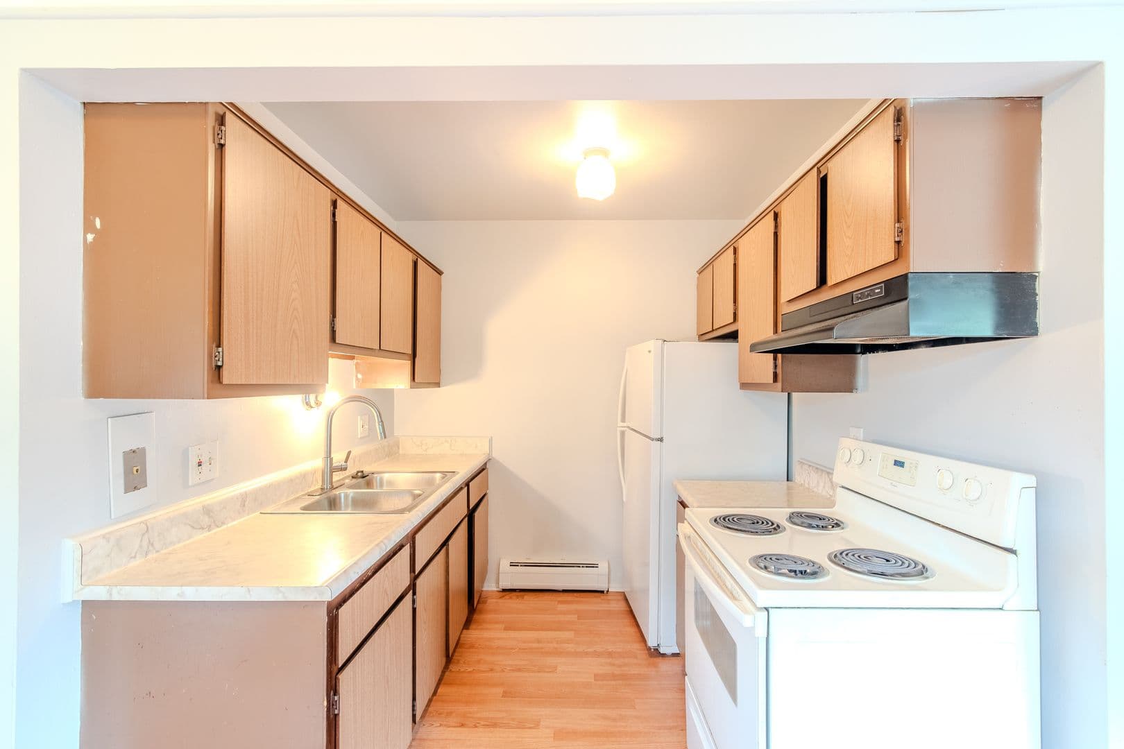 Eastpointe Apartment: 16470 E 9 Mile