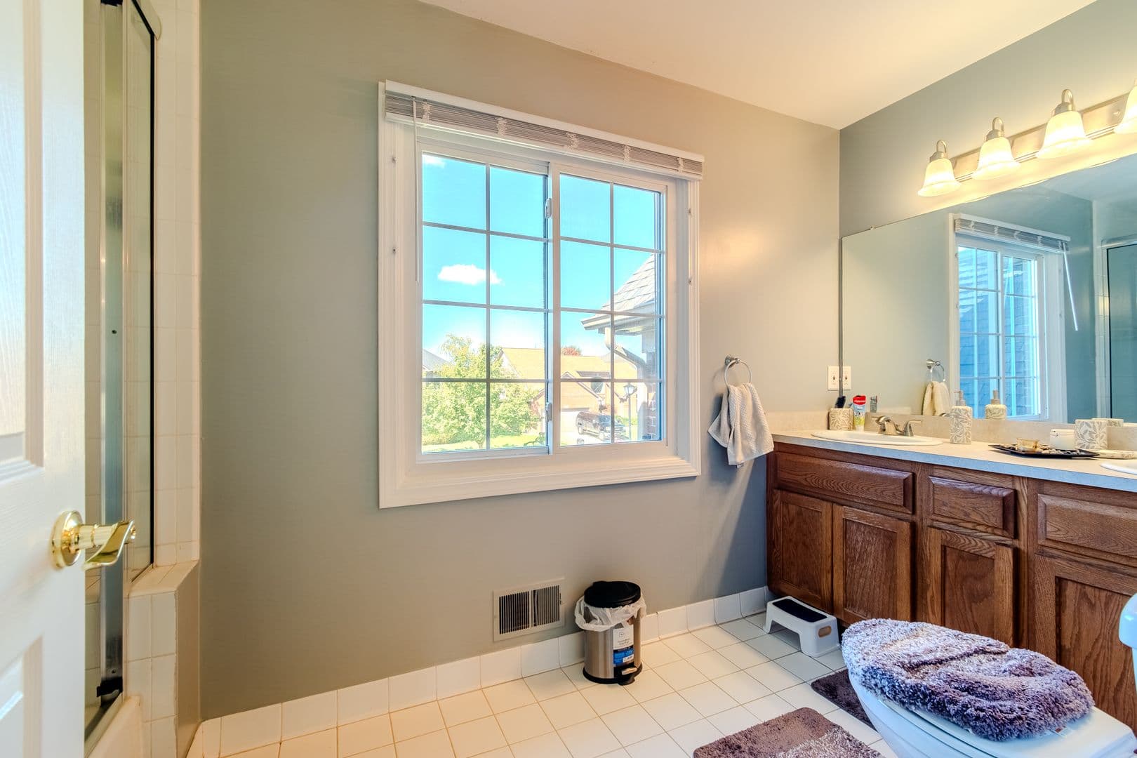 Macomb House: 56194 Birkdale Dr