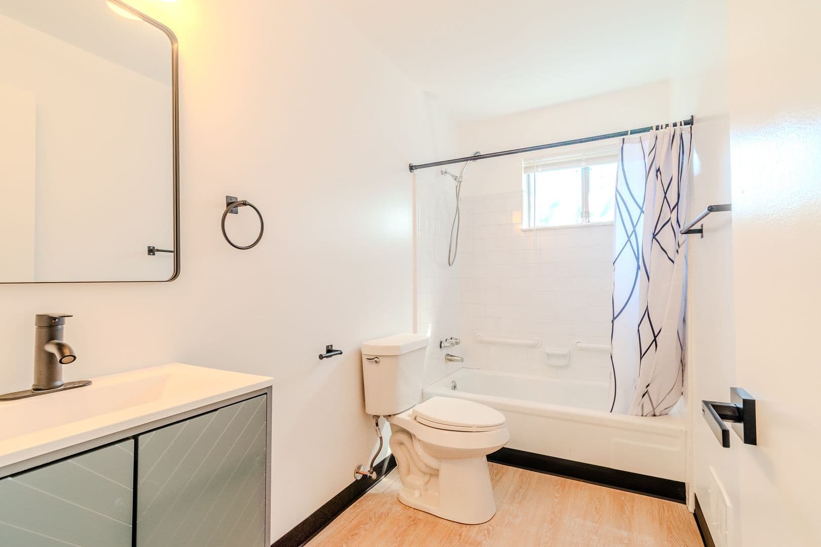 Warren House: 23257 Stewart Ave