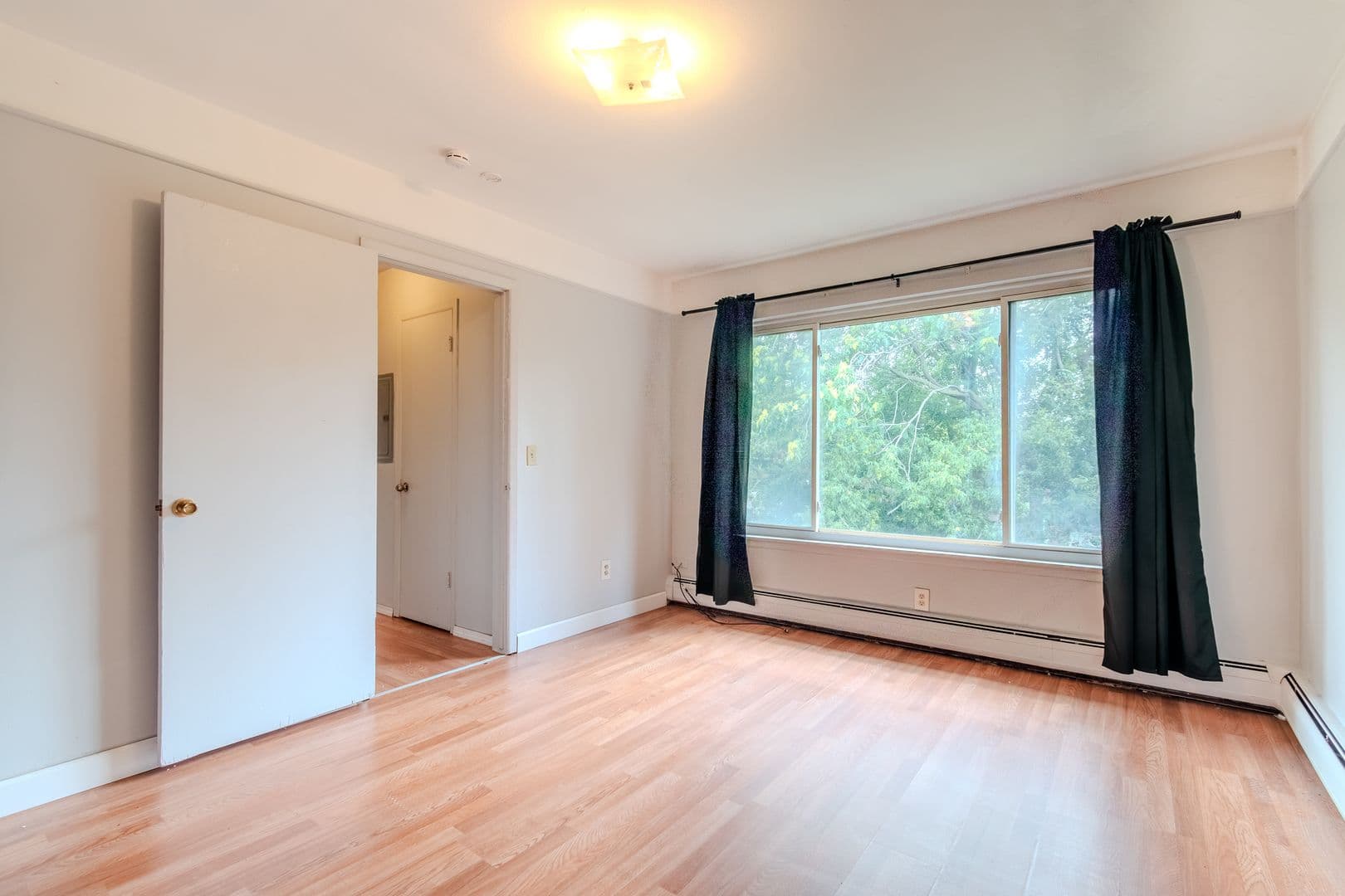 Eastpointe Apartment: 16470 E 9 Mile
