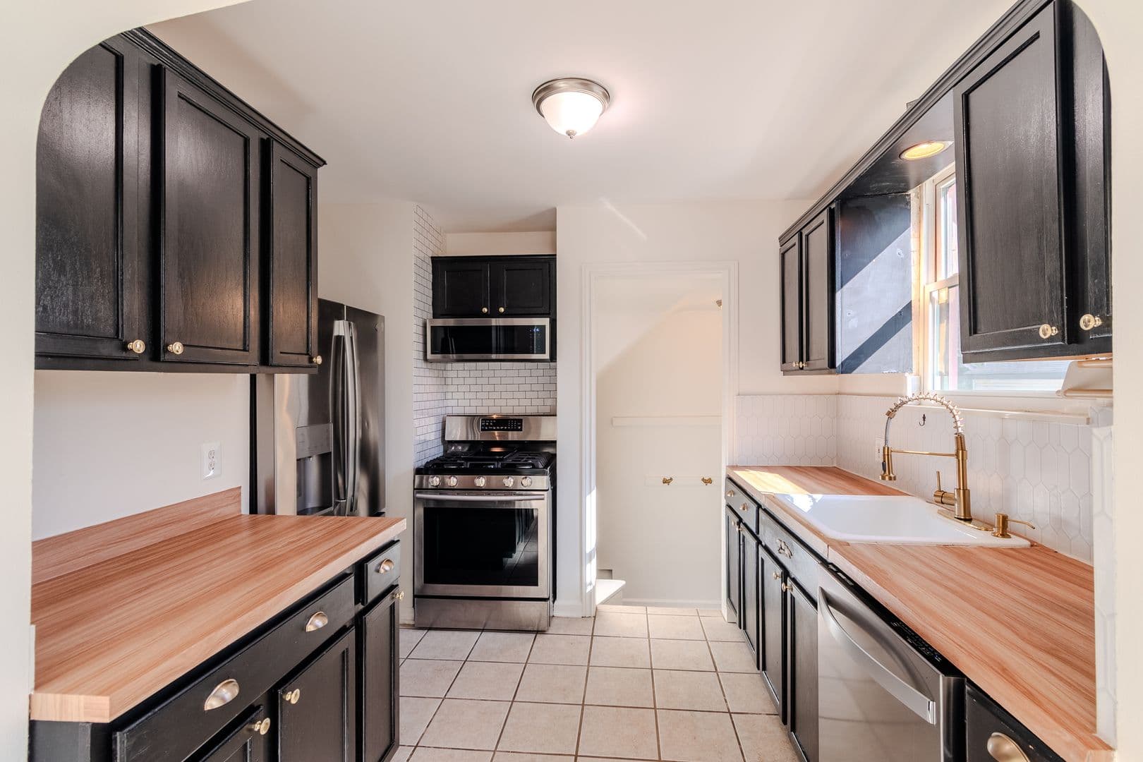 Royal Oak House: 1616 N Vermont Avenue