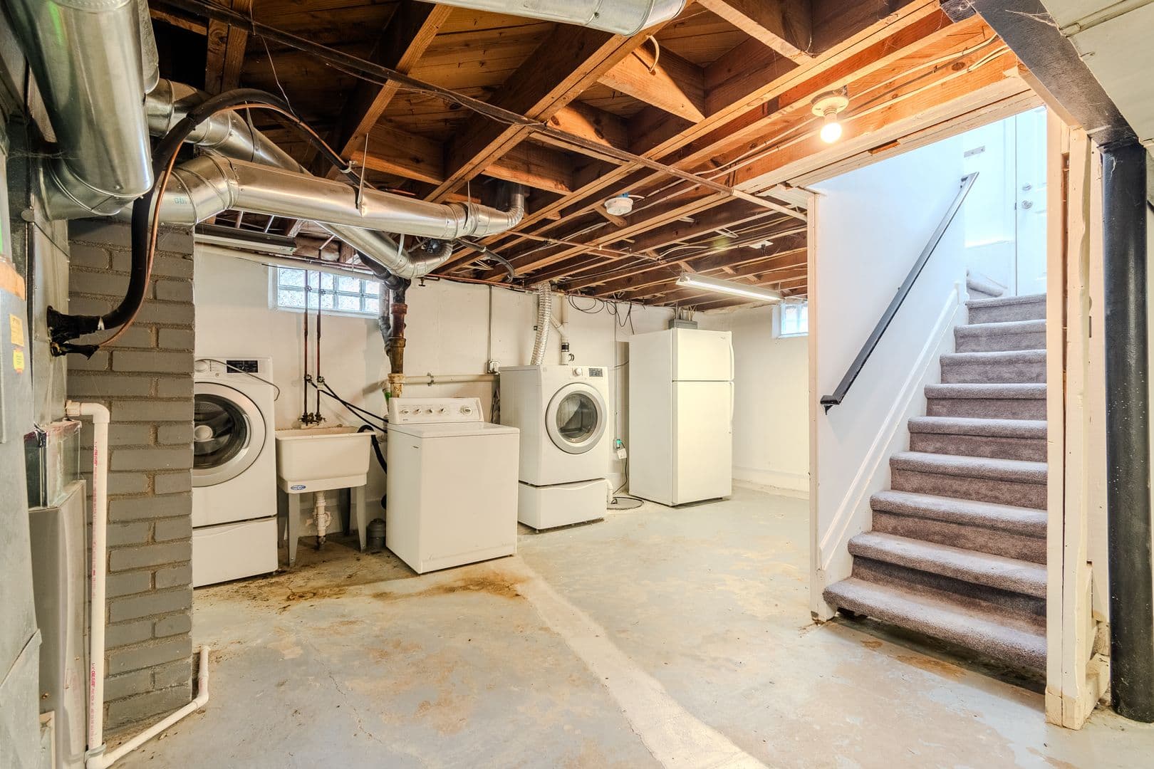 Royal Oak House: 3128 Harvard Road
