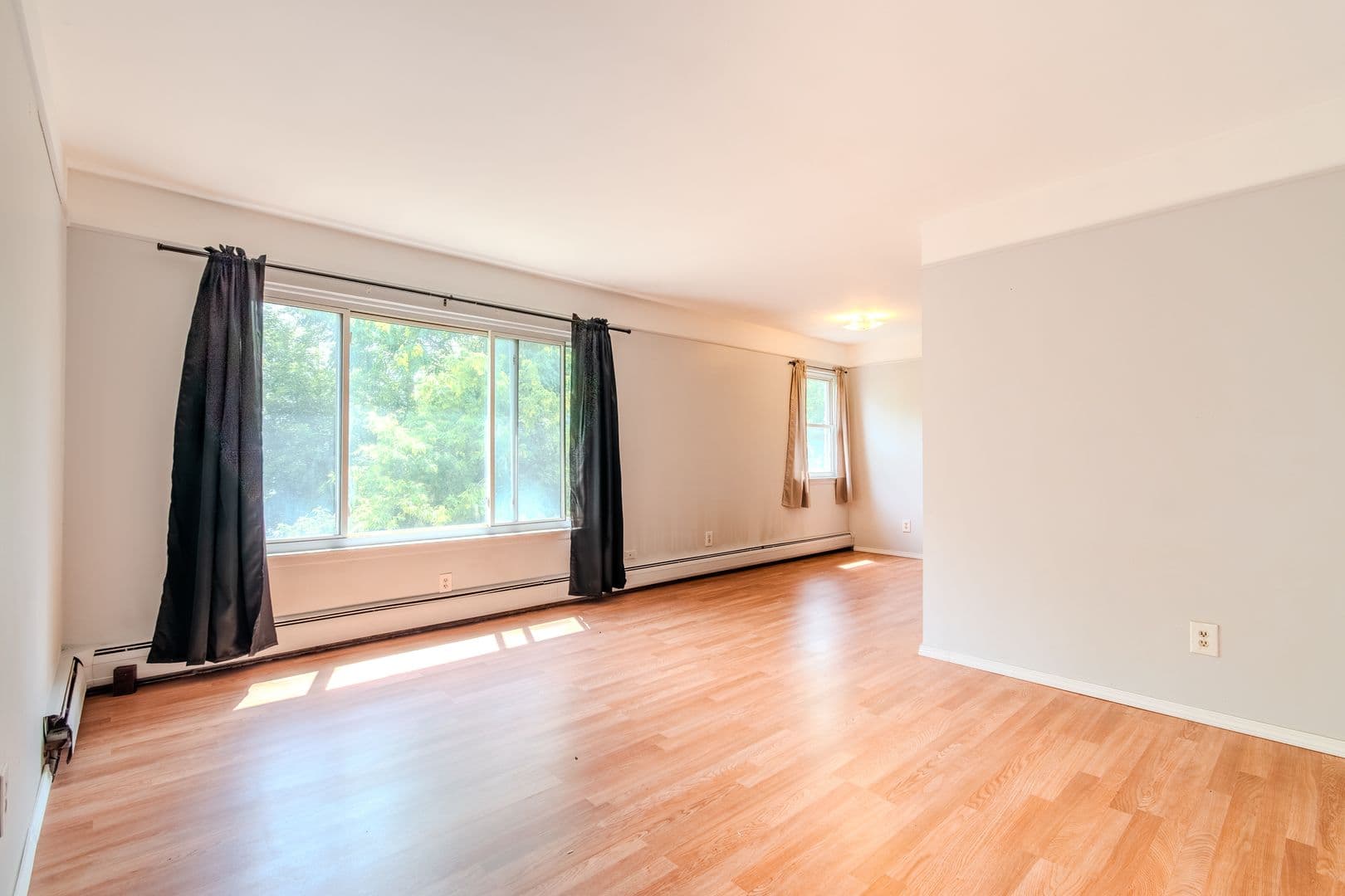 Eastpointe Apartment: 16470 E 9 Mile