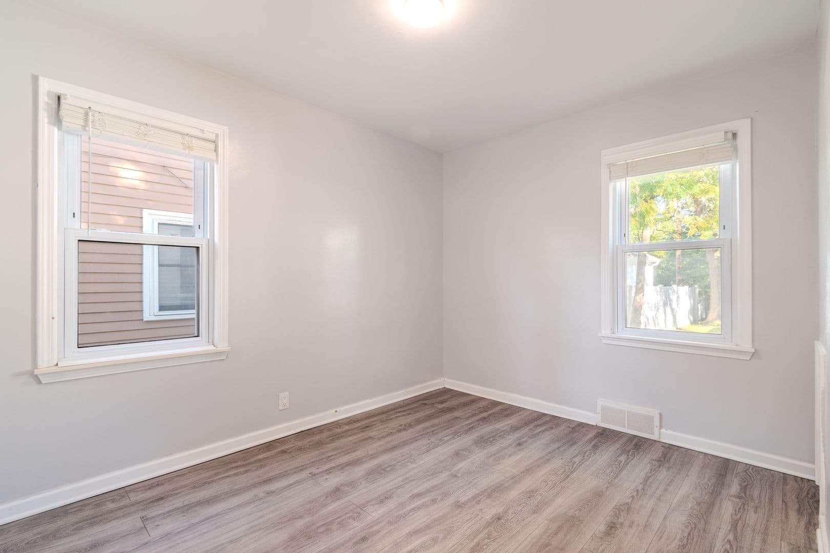 Royal Oak House: 3128 Harvard Road