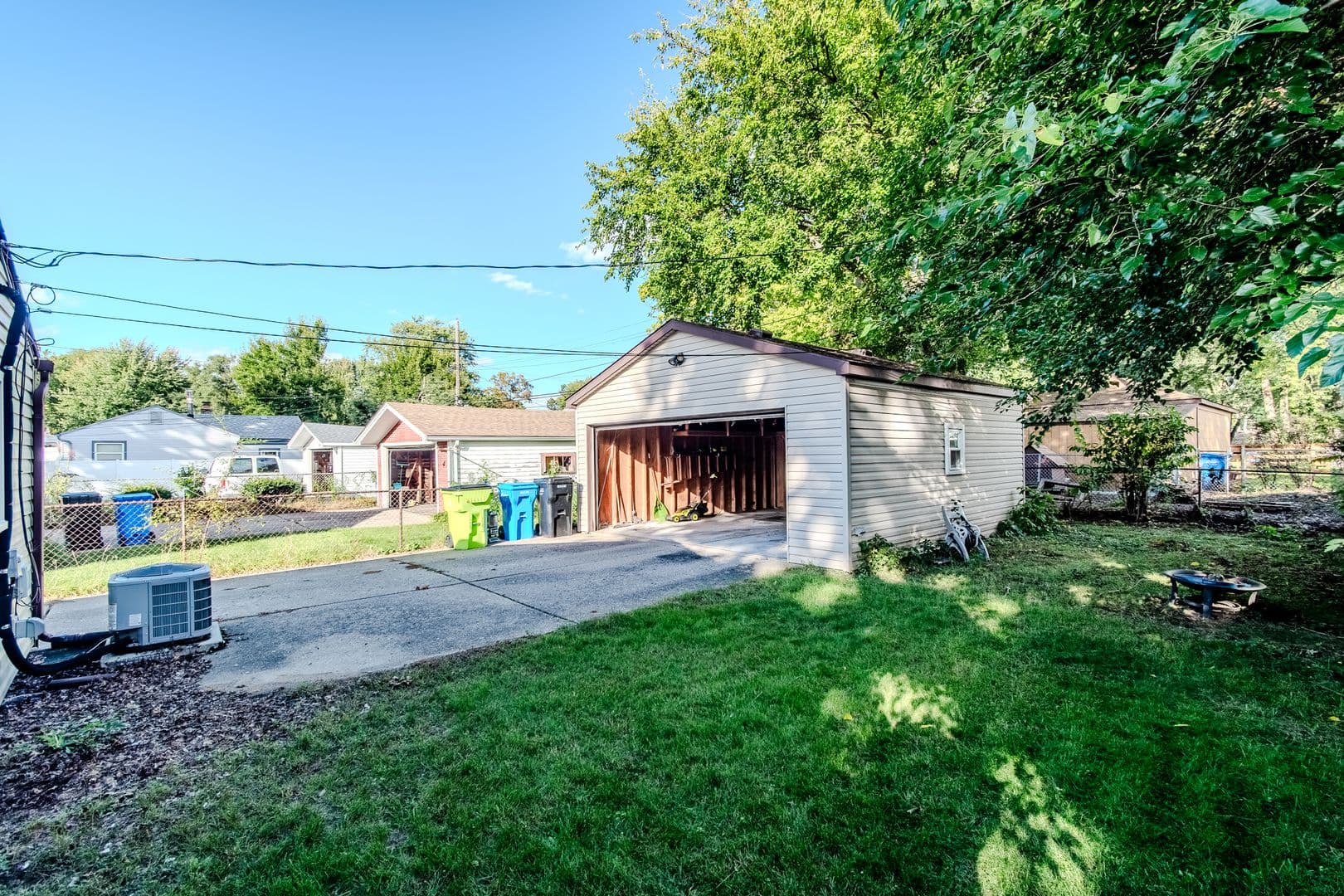 Madison Heights House: 29066 Edward Avenue