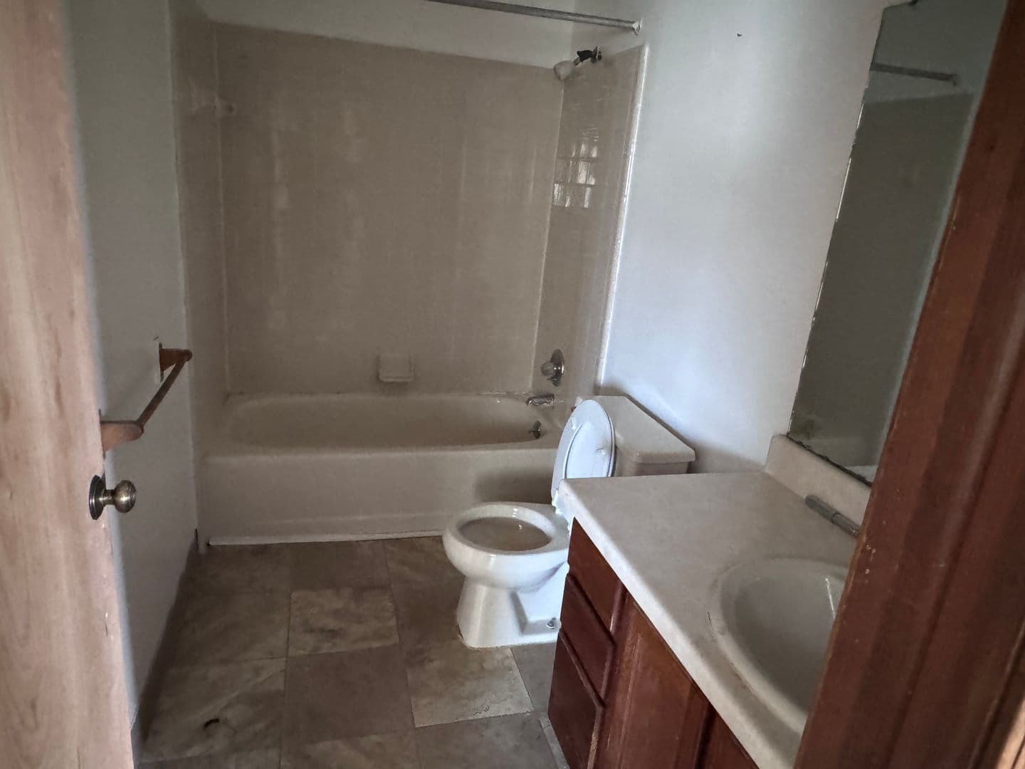 Eastpointe Apartment: 16431 E 10 Mile Rd