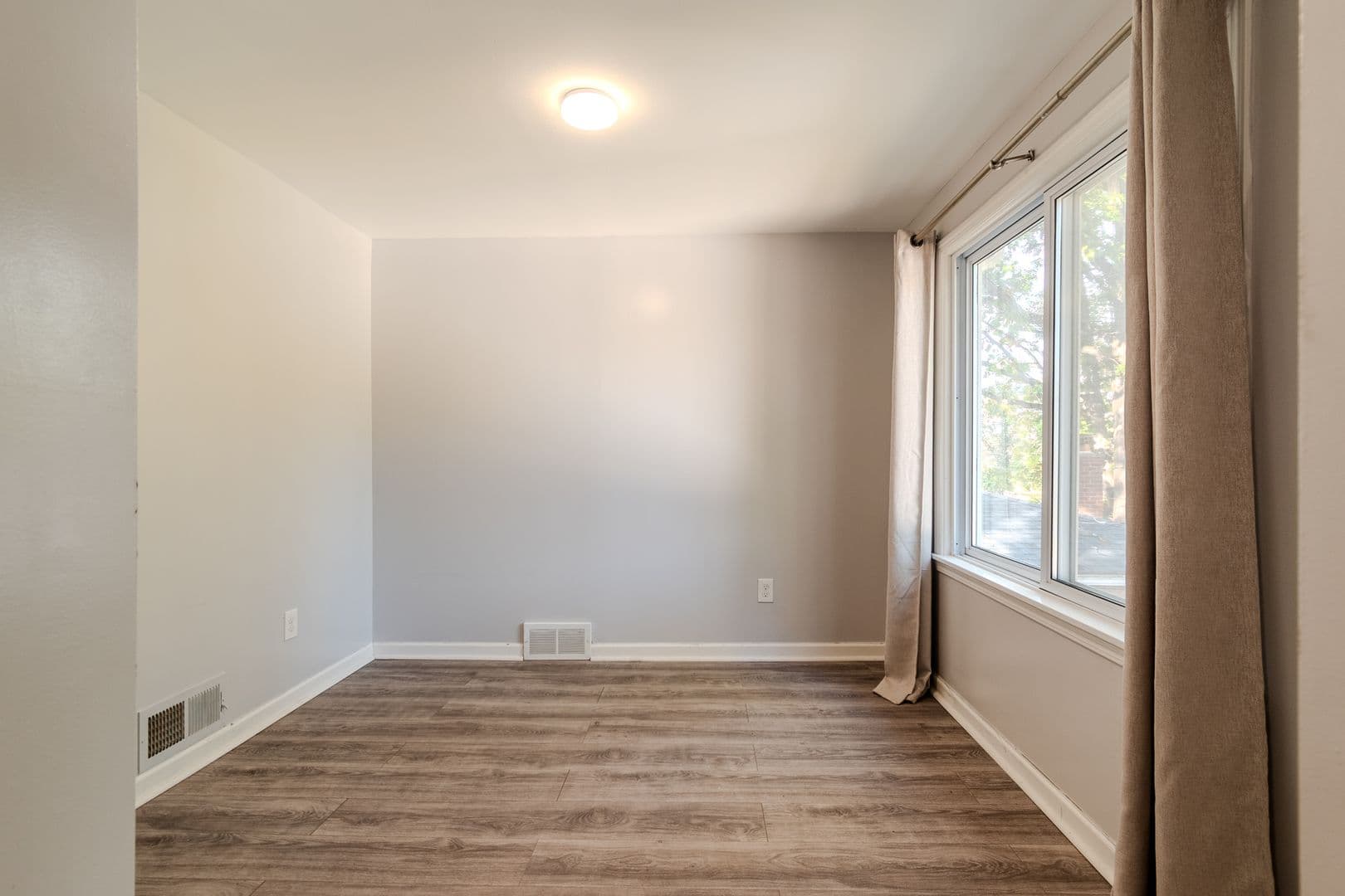 Royal Oak House: 3128 Harvard Road