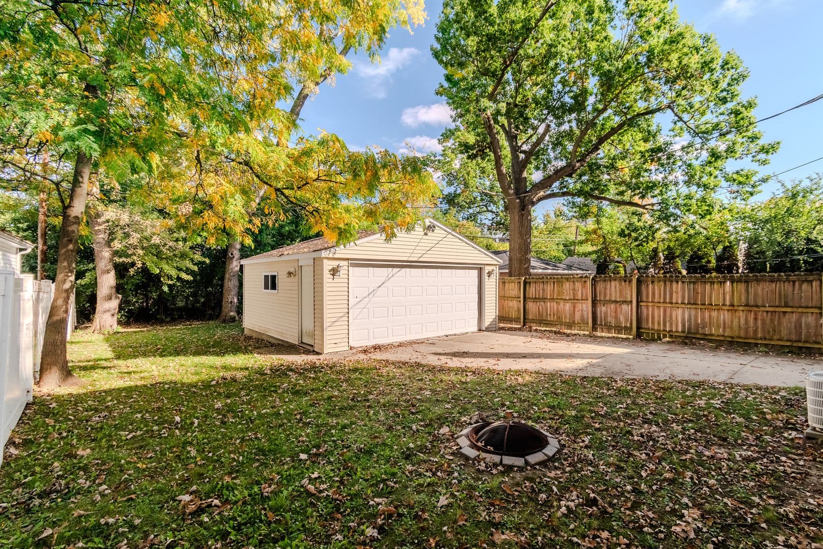 Royal Oak House: 3128 Harvard Road