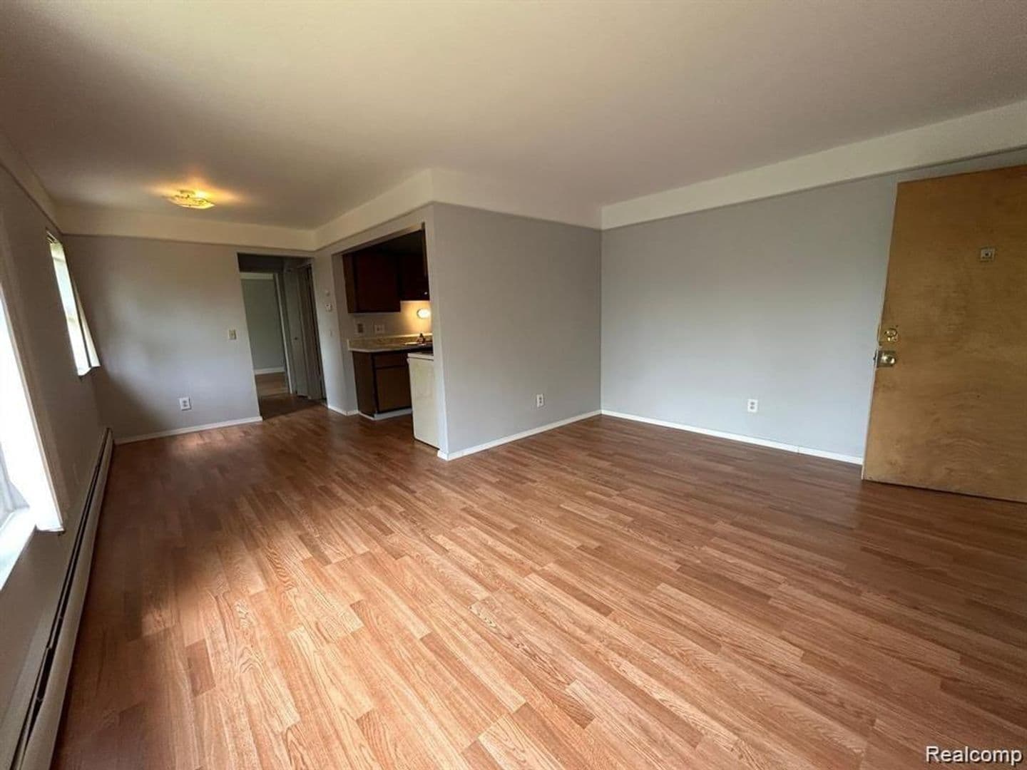 Eastpointe Apartment: 16480 E 9 Mile