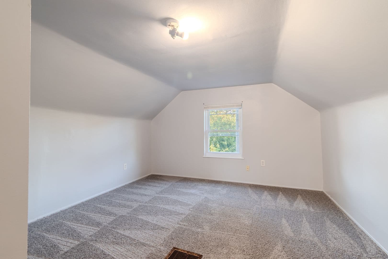 Center Line House: 7251  Voerner