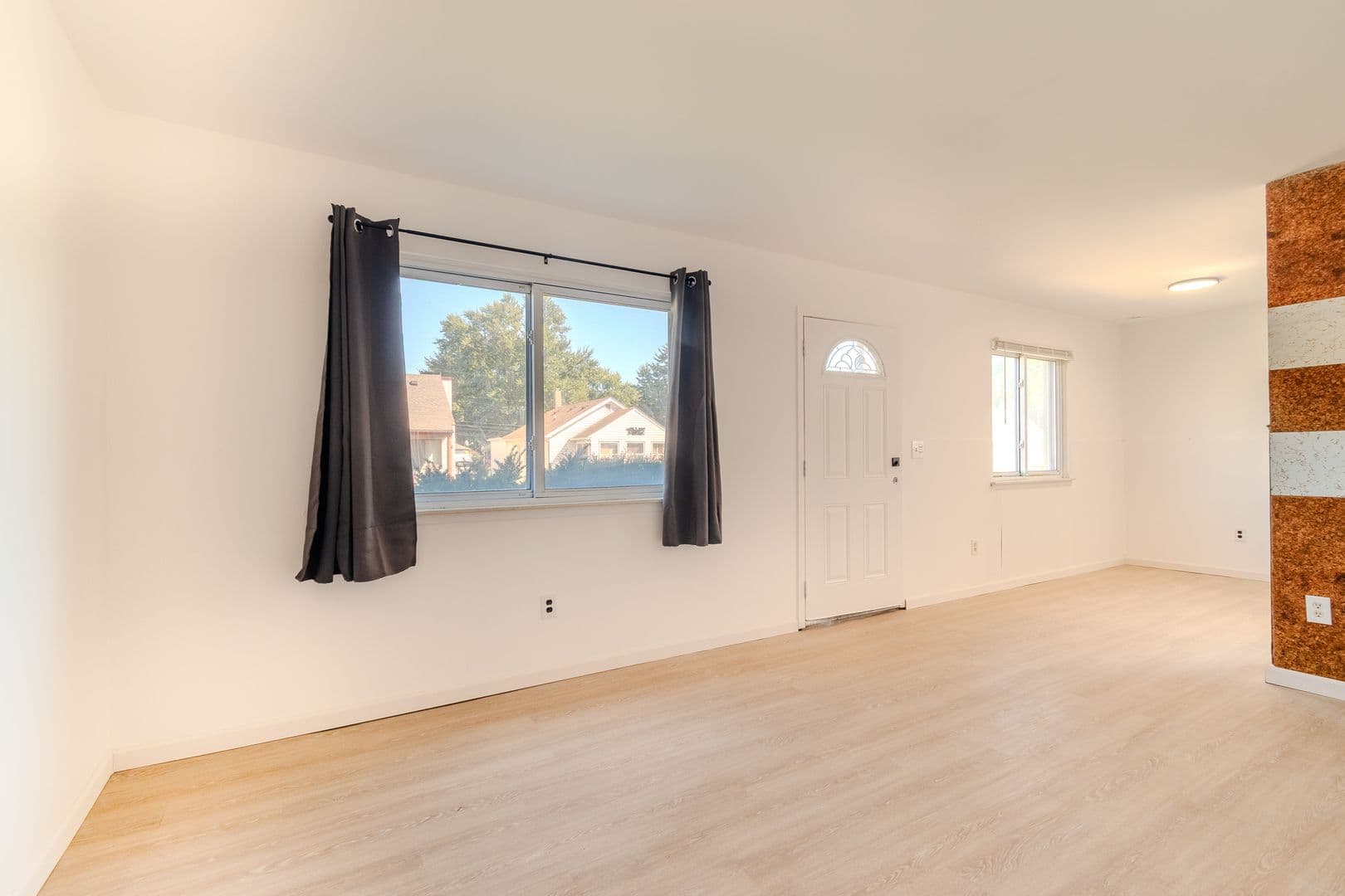 Warren House: 23257 Stewart Ave