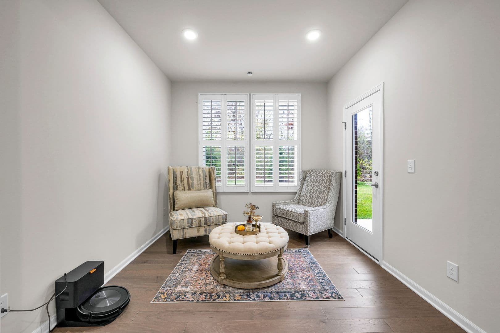 Plymouth Apartment: 40059 Premier Dr