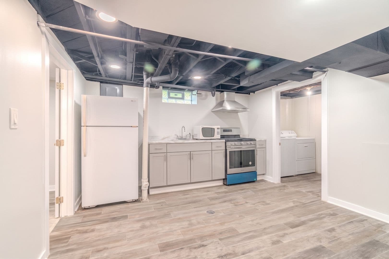 Royal Oak House: 3224 N Altadena Ave