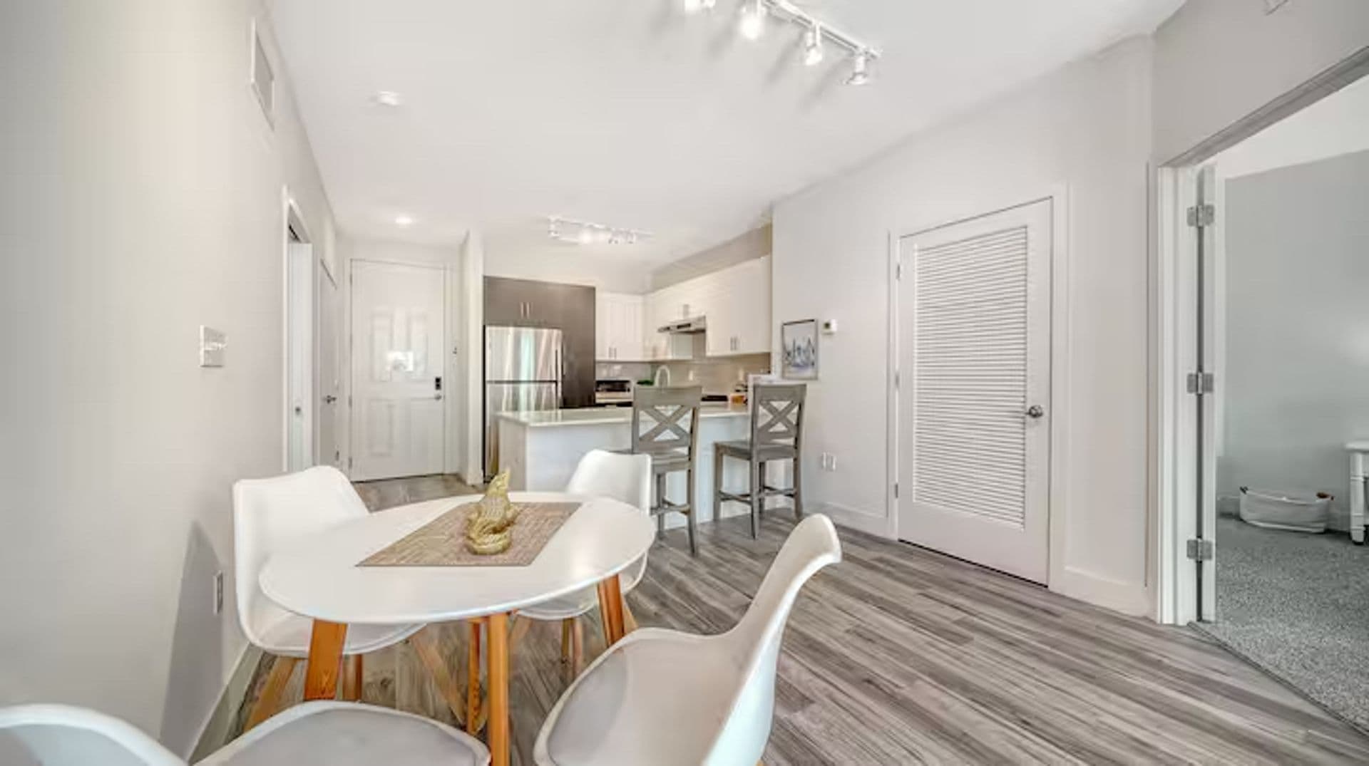 Sarasota Apartment: 1659 2nd St