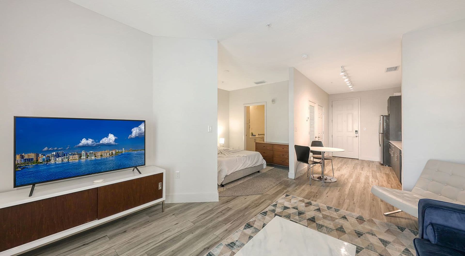 Sarasota Apartment: 1659 2nd St.