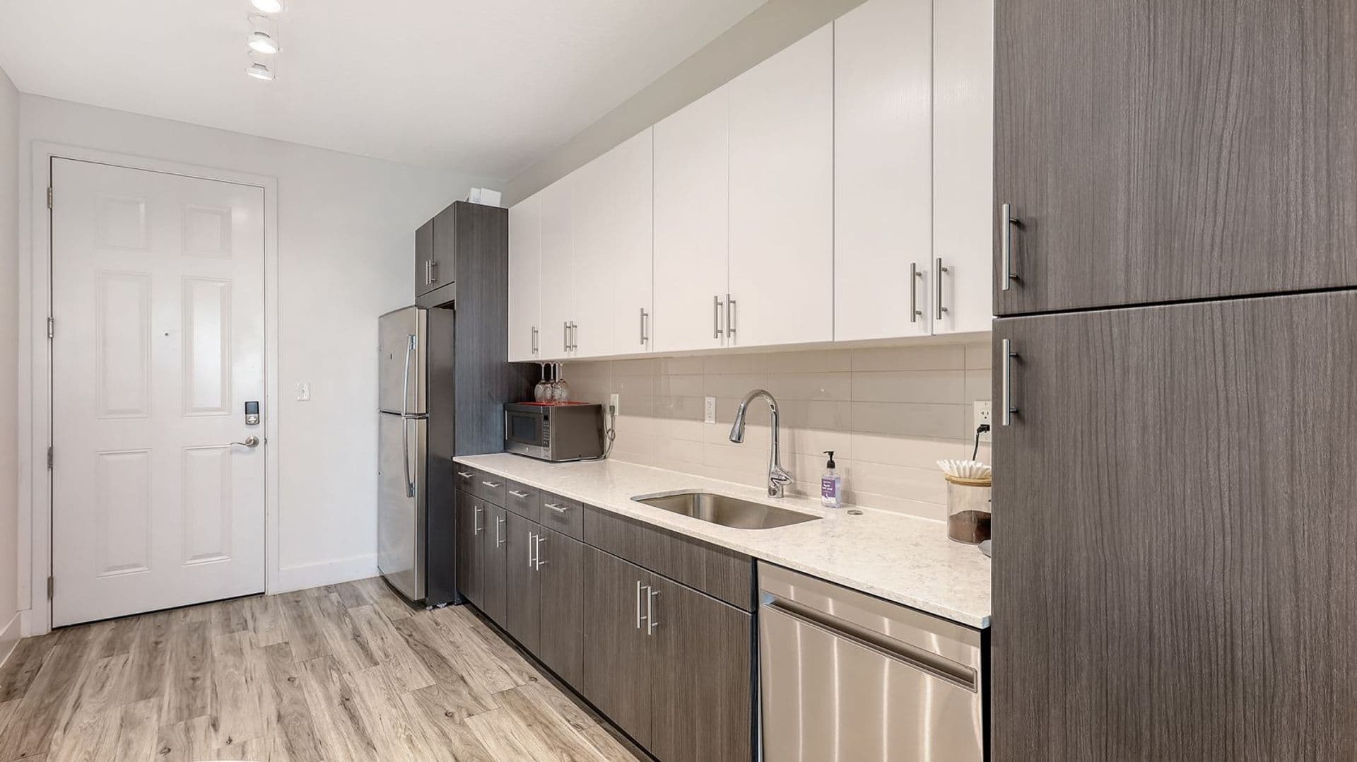 Sarasota Apartment: 1659 2nd St.