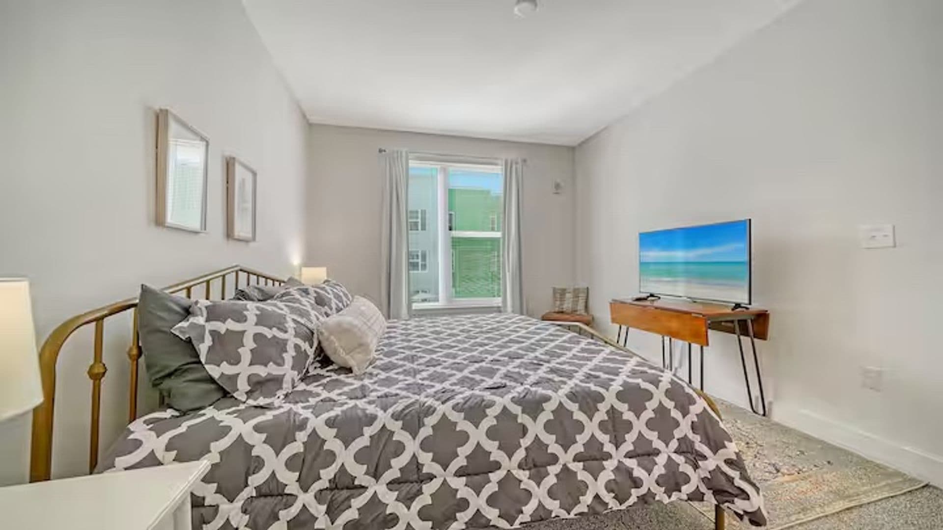 Sarasota Apartment: 1659 2nd St