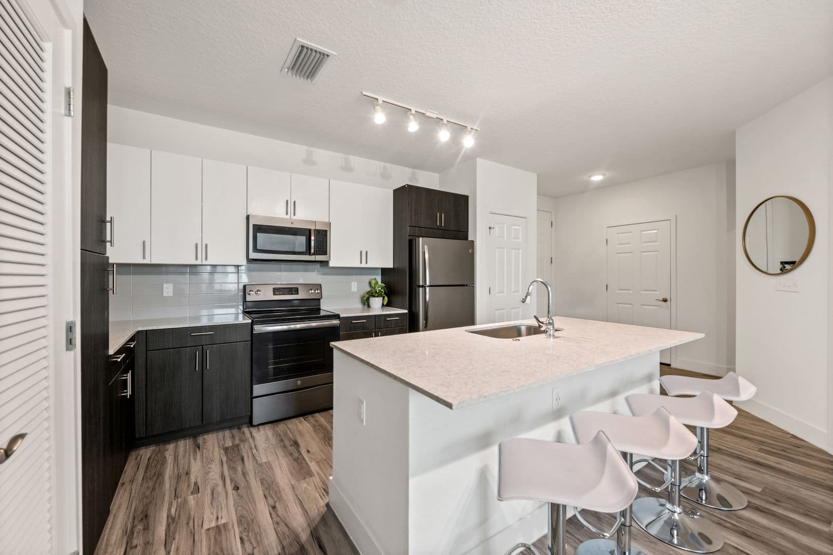 Sarasota Apartment: 1659 2nd St.
