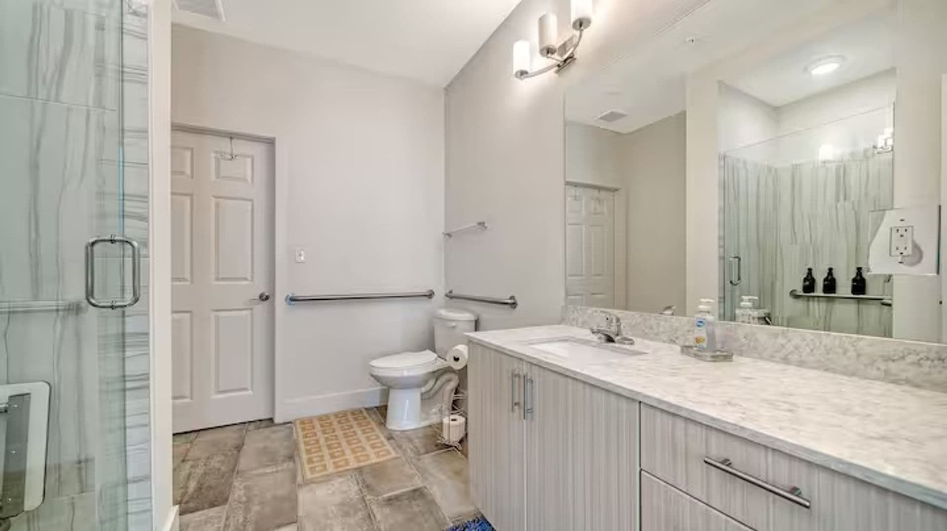 Sarasota Apartment: 1659 2nd St
