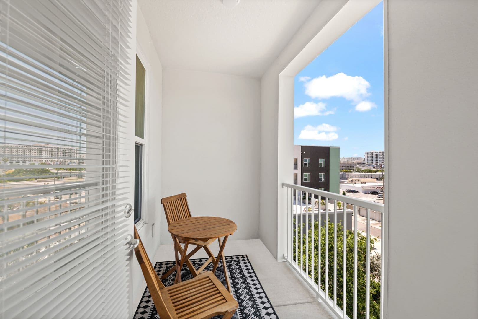 Sarasota Apartment: 1659 2nd St.