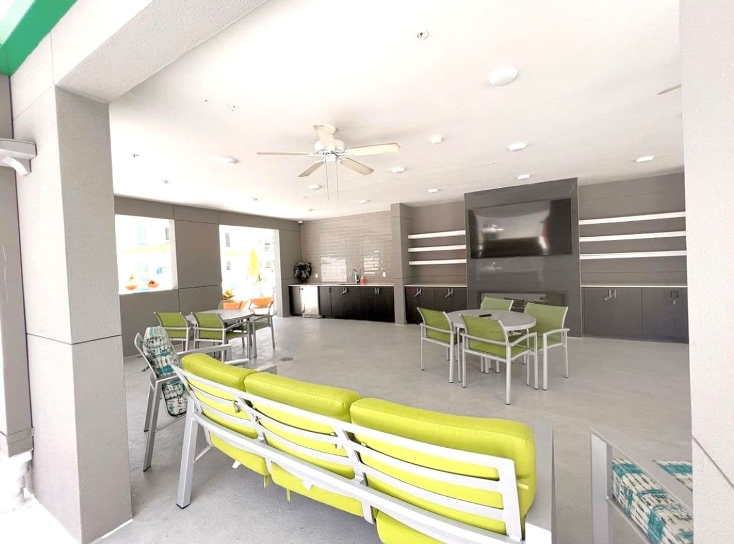 Sarasota Apartment: 1659 2nd St.