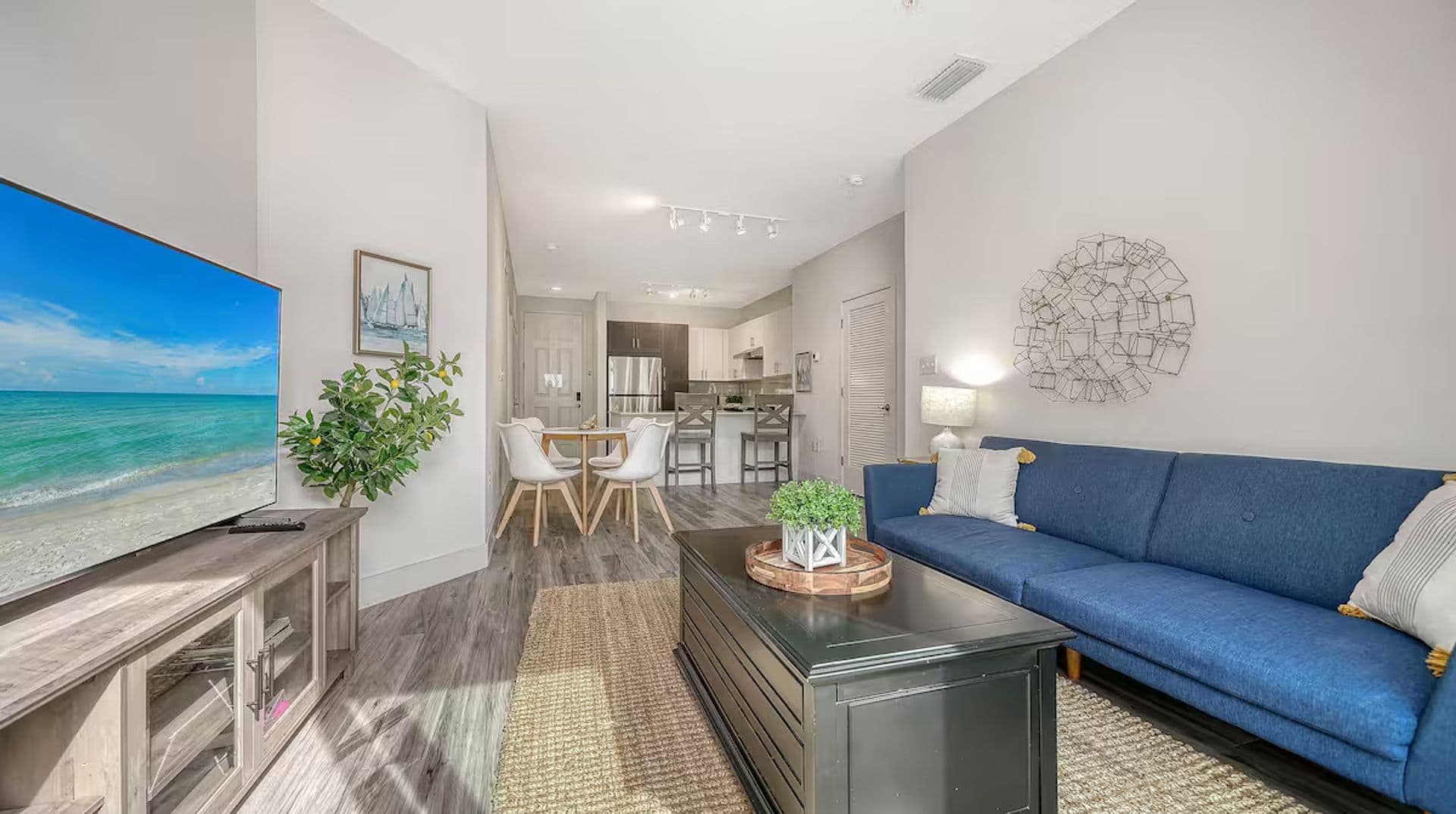 Sarasota Apartment: 1659 2nd St