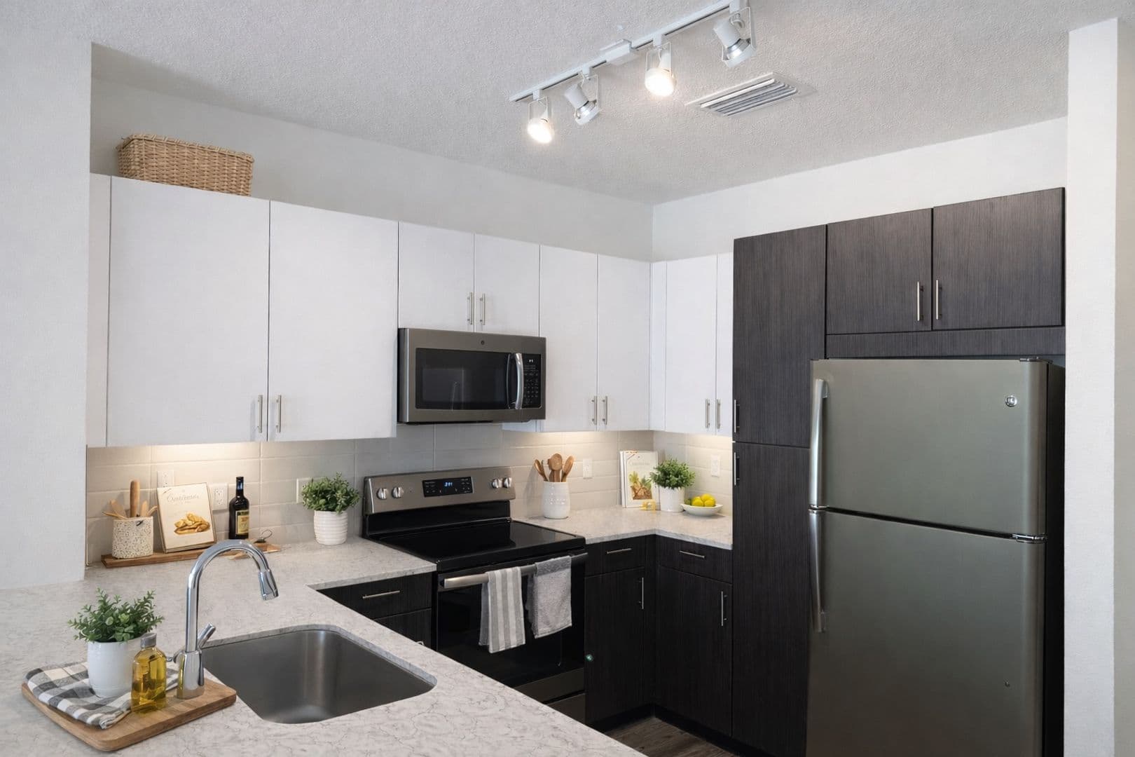 Sarasota Apartment: 1659 2nd St.