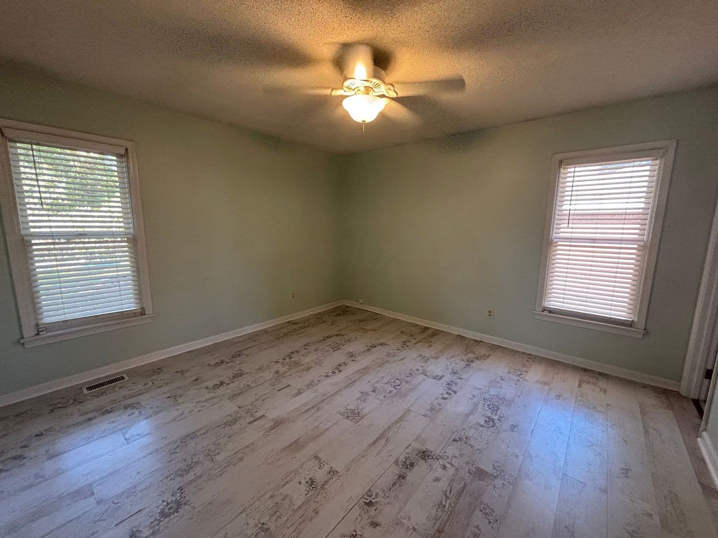 Columbia House: 1007 Chevis Street