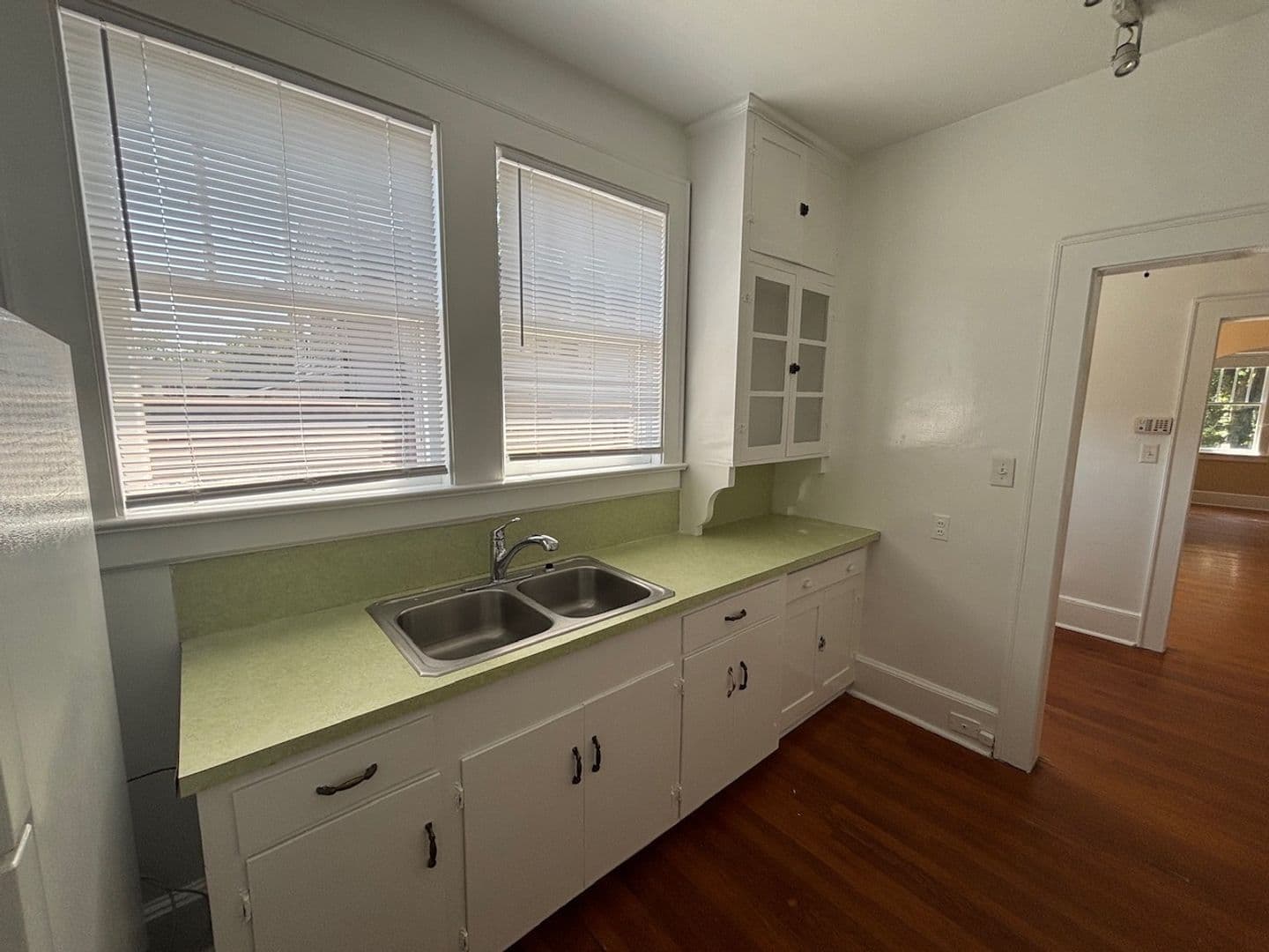 Columbia House: 1103 A Parkside Drive