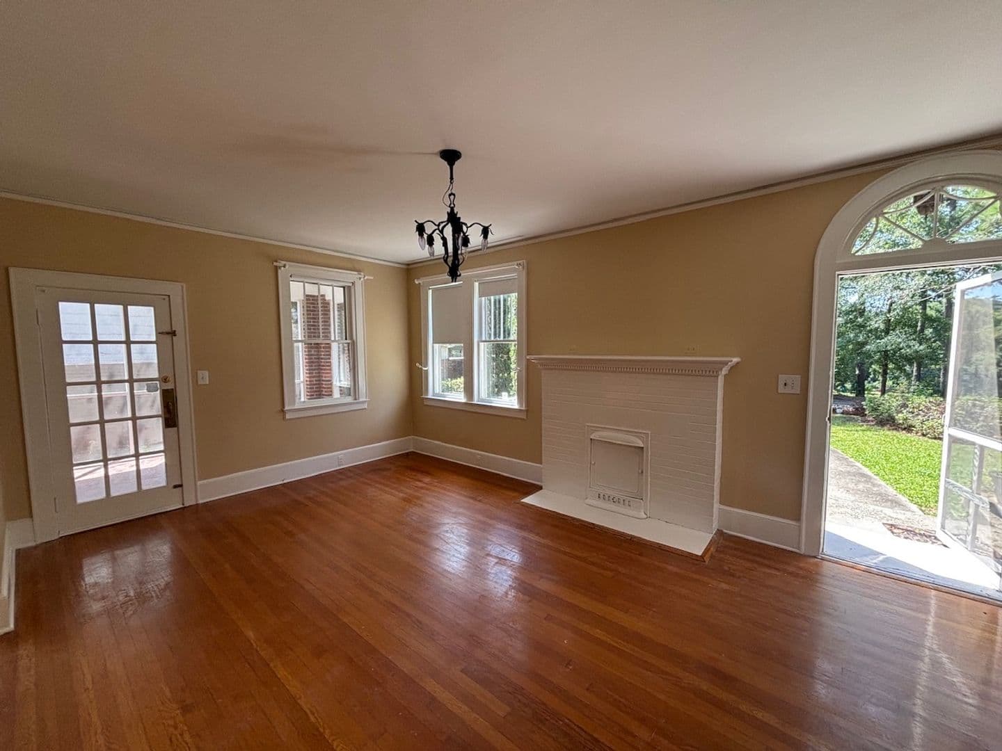 Columbia House: 1103 A Parkside Drive