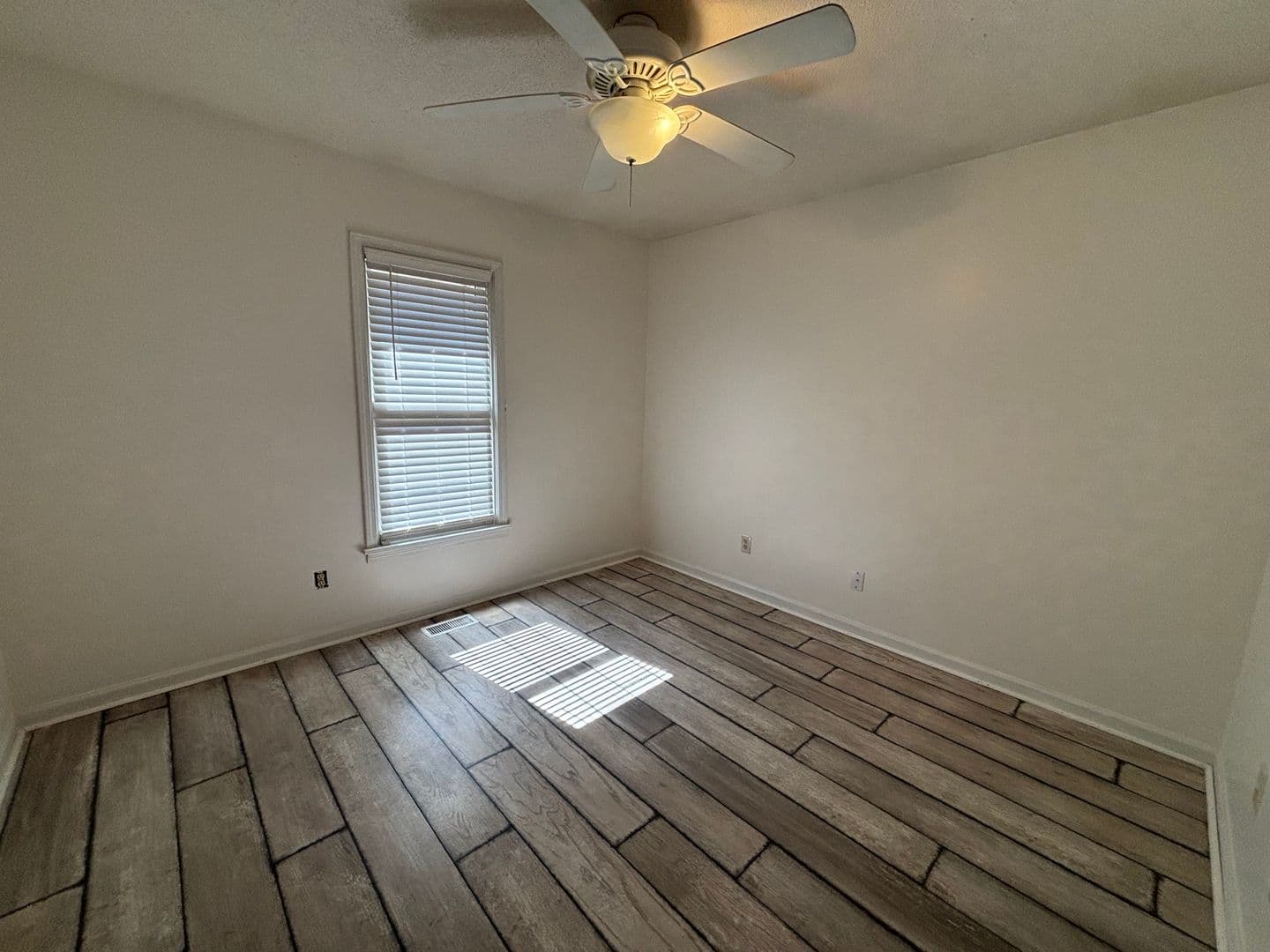 Columbia House: 1007 Chevis Street