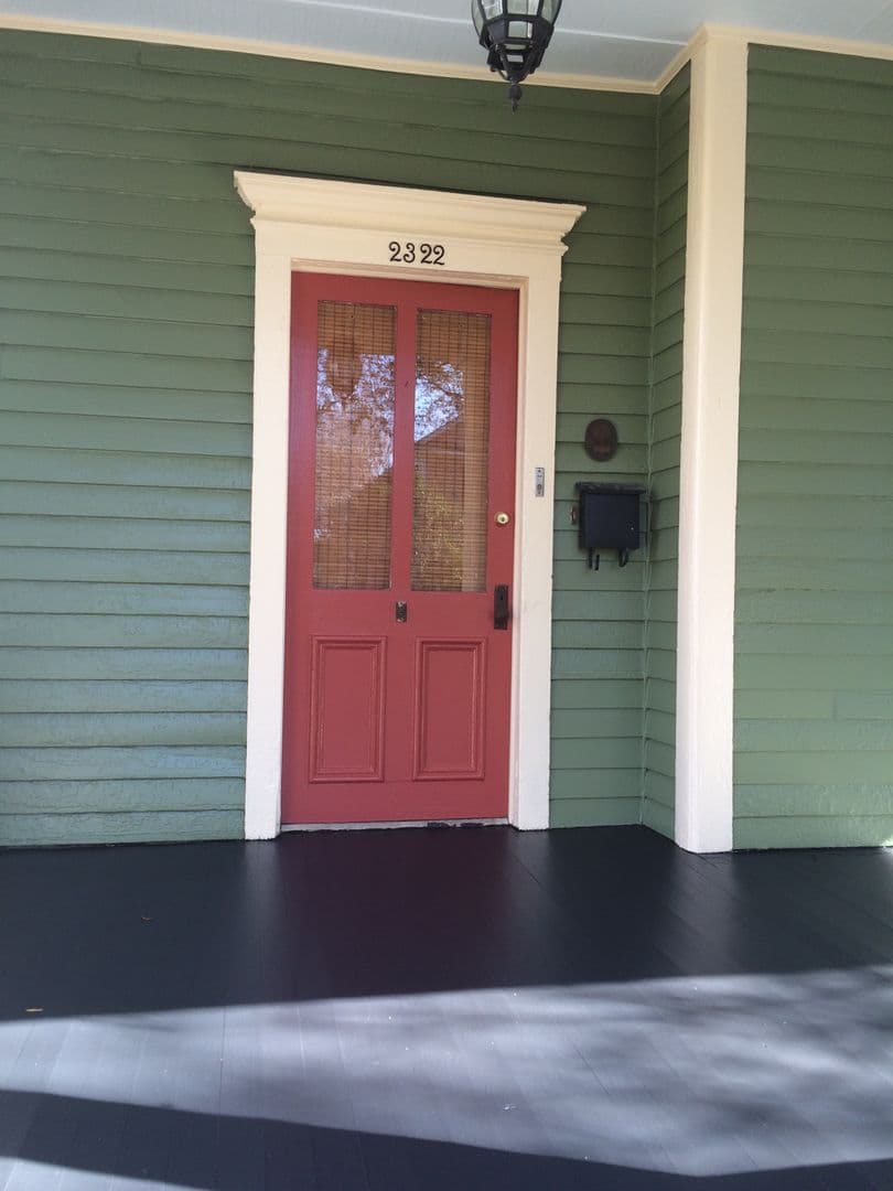 Columbia House: 2322 Lincoln Street