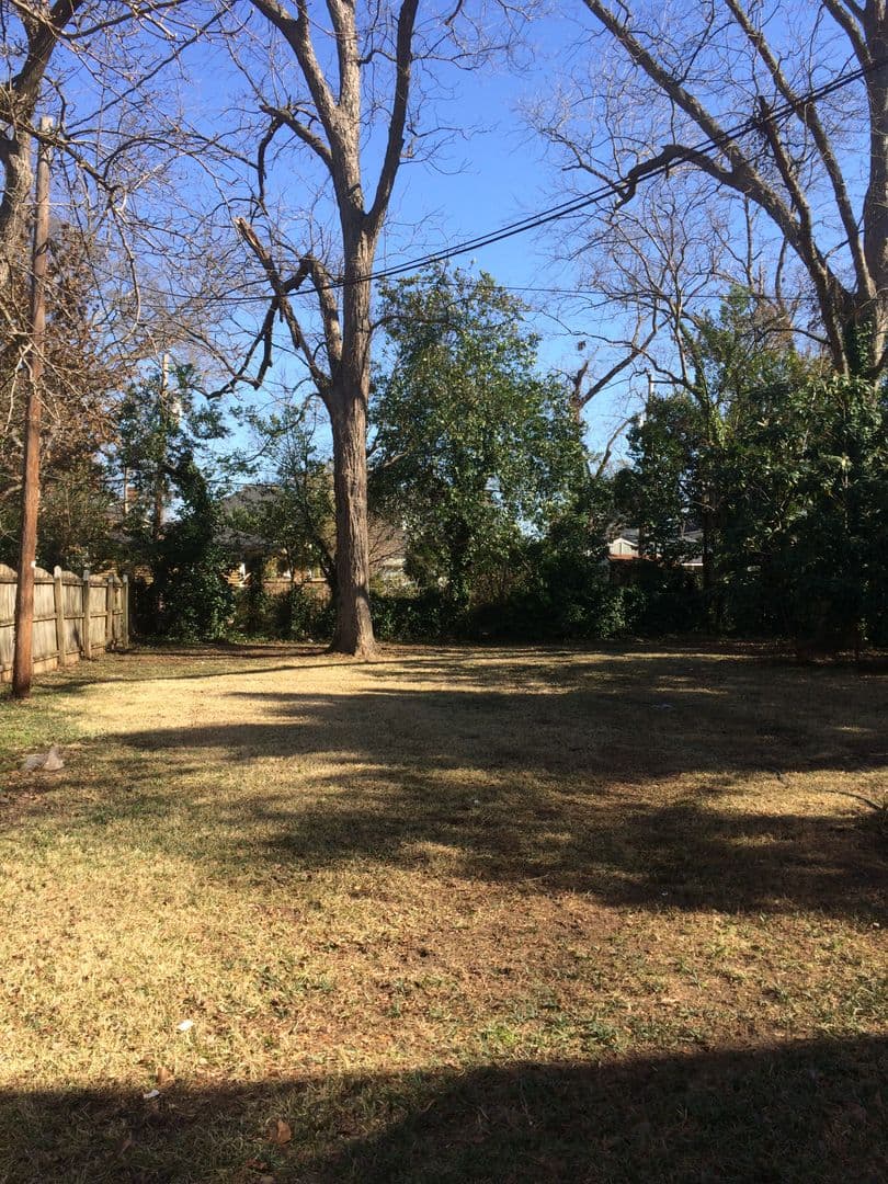 Columbia House: 2322 Lincoln Street